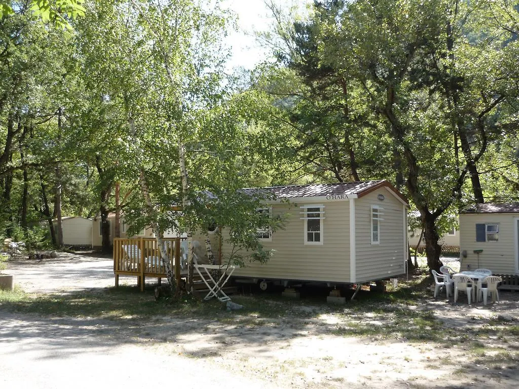 Hotel Les Acacias à Vercheny Camping