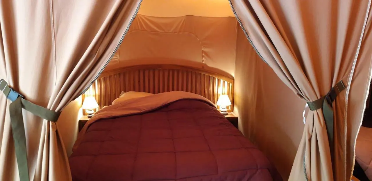 Hotel Les Acacias à Vercheny France